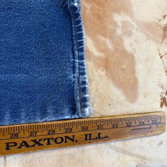 Vintage made in the USA dark wash wrangler jeans Measure 30x30 - Picture 6 of 6